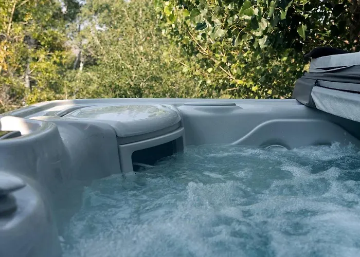 Tranquil Mountain With Hot Tub And Creek Views Near Trails In Lander, Wyoming Casa vacanze *