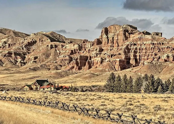 Casa vacanze Tranquil Mountain With Hot Tub And Creek Views Near Trails In Lander, Wyoming *